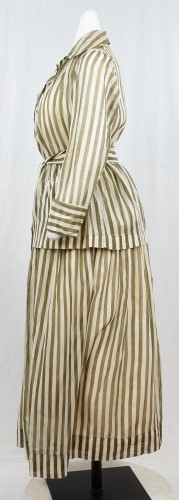 Woman's Suit: Side