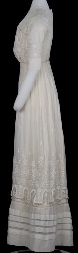 Wedding Dress: 3 Side