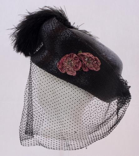 Left Side view of a Toque with veil from the 1910s