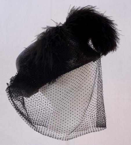 Right Side view of a Toque with veil from the 1910s