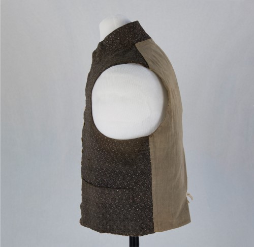 527-30 Vest: Side