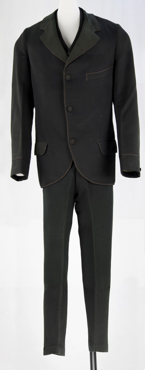 Men's Wedding Suit: Front