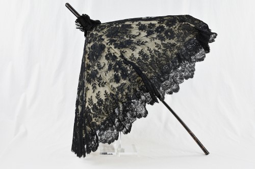 Black Lace Parasol: Whole