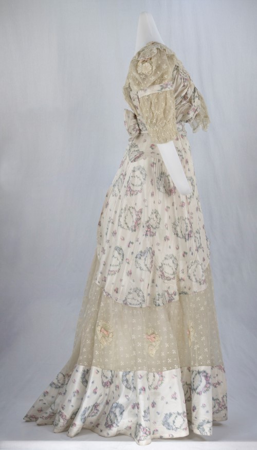 Floral Lace Dress: Side
