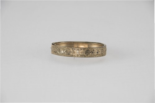 Gold Engraved Bracelet: View 1