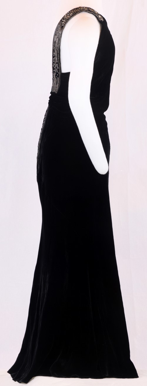 Black velvet 30's Inaugural Gown: Side