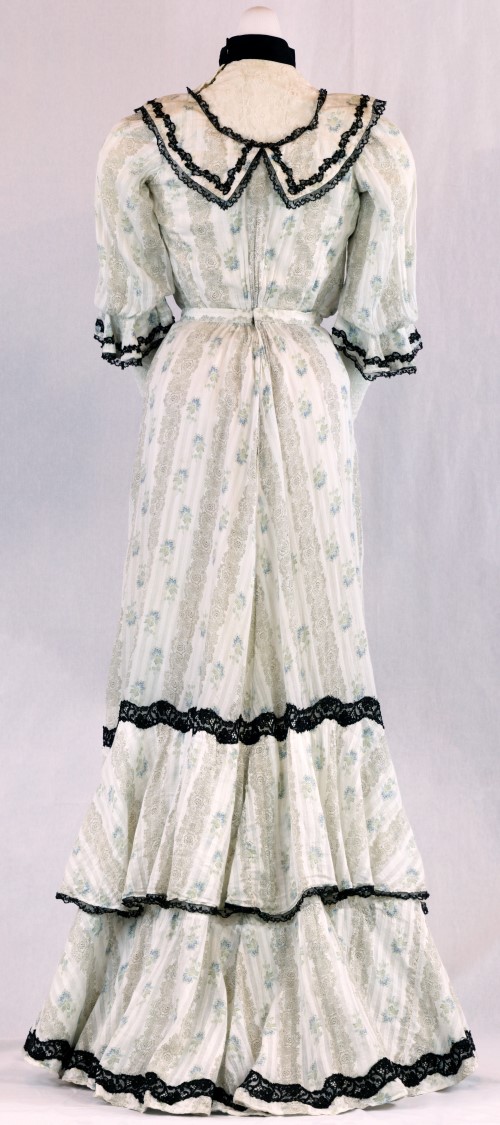 Floral White and Black Lace: Back