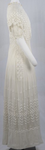 White Lace Dress: Side
