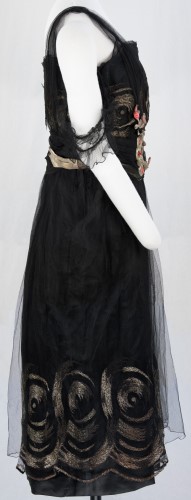 Black Lace Dress: Side