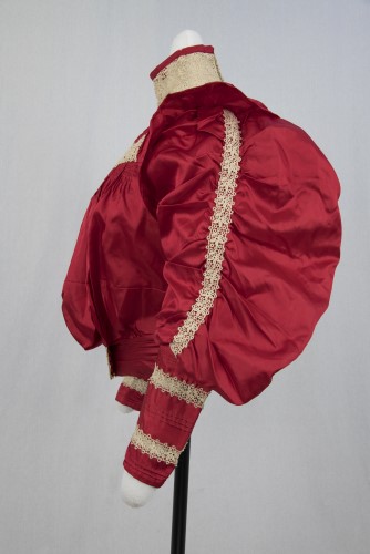 Fancy Red Jacket: Side