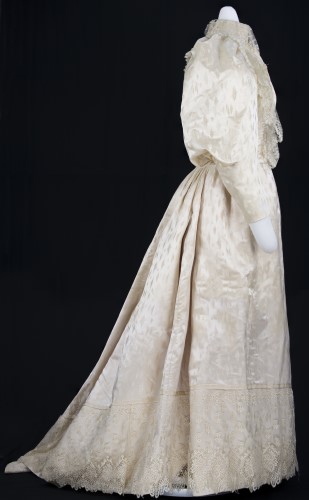 Two Piece Wedding Dress: Side