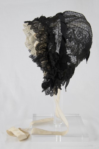 Bonnet: Side