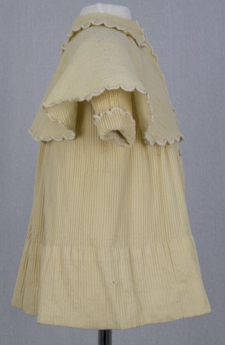 Infant's Coat: Side