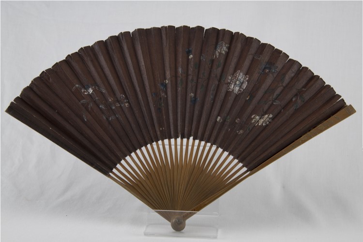 Hand Fan: Front