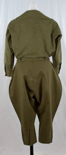 Woman's Ensemble: Back