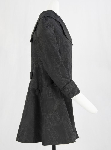 Jacket: Side